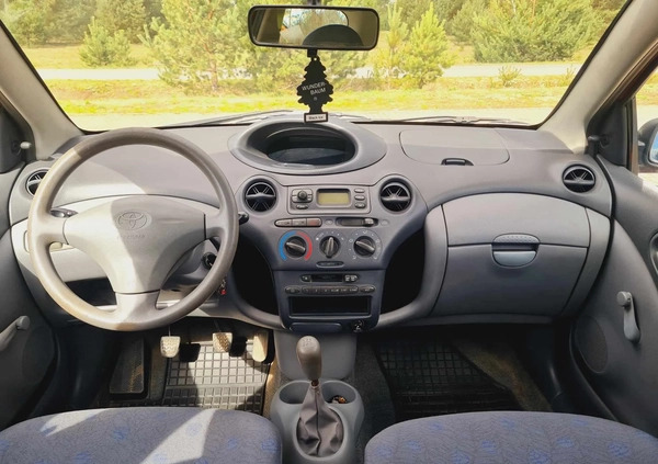 Toyota Yaris cena 5700 przebieg: 196000, rok produkcji 2003 z Brodnica małe 67
